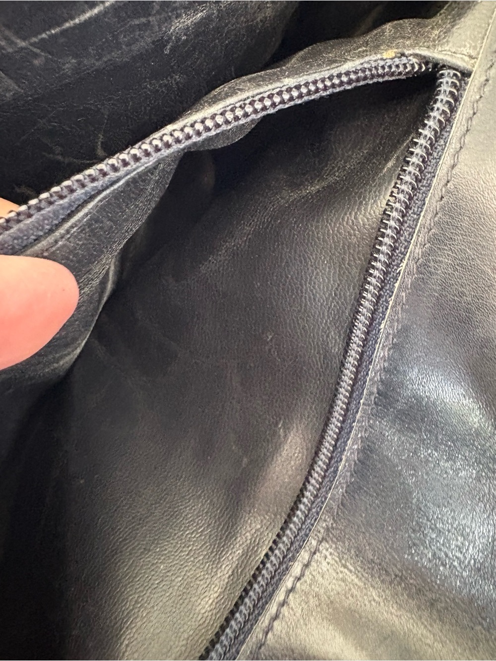 VTG Salvatore Ferragamo Black Leather Flap Bag + Wanda Tri-Fold WalletSET 2items - Picture 13 of 16